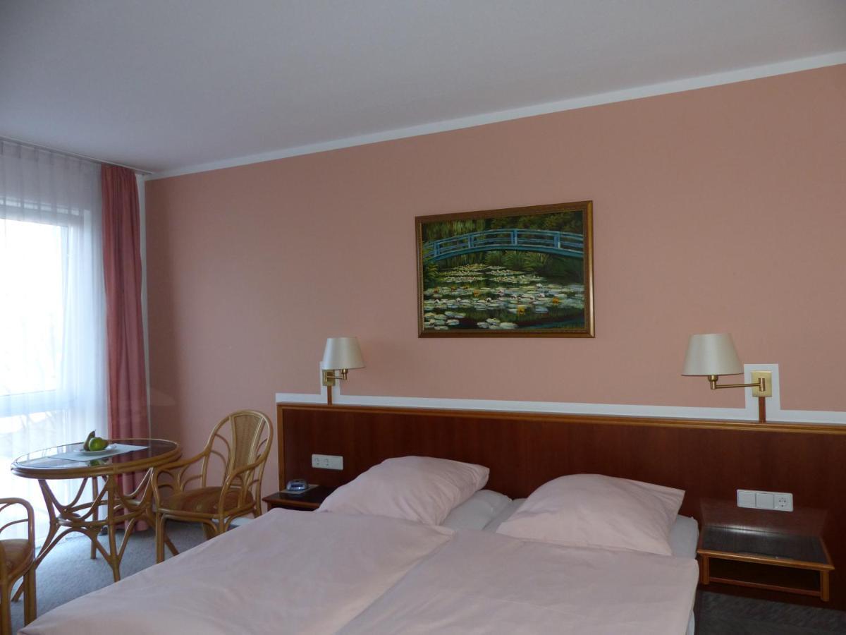 Hotel Dorotheenhof Cottbus Bagian luar foto